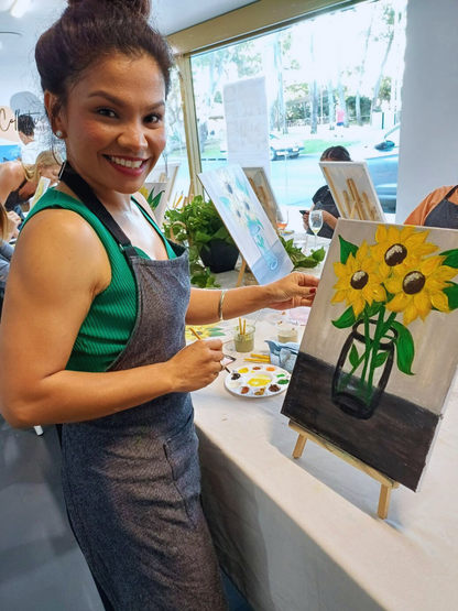 Paint & Sip - Sunflowers 4th April (BYO Friendly)